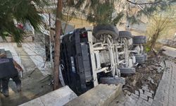 Şanlıurfa’da beton mikseri devrildi: Sürücü yaralandı