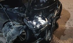 Diyarbakır'da park halindeki araca başka bir araç çarptı