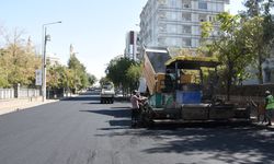 Diyarbakır'da asfalt serimi: Kayapınar'a dikkat