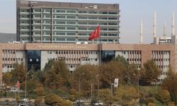 Eşinin yüzünü taşla ezip darbeden kişi ağır cezada yargılanacak