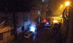 Gaziantep'te park halindeki araç alev aldı