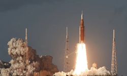 NASA, 54 yıl sonra Ay’a insanlı uçuşu başlattı