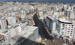 Şanlıurfa’da 25 metrelik yol projesinde asfalt serimi başladı