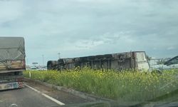 Bismil yolunda tır kazası: Uzun araç kuyruğu oluştu