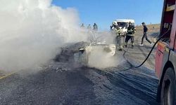 Siirt’te otomobil alev aldı: 4 kişilik aile son anda kurtuldu