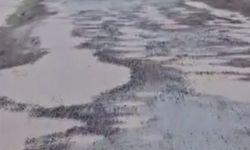 Diyarbakır'da bozuk yollar sağanakla doldu