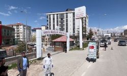 Van’dan İran’a 6 tır tıbbi yardım daha gönderildi