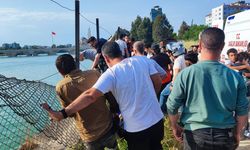 Adana'da serinlemek için girdiği nehirde kaybolan genç hastaneye kaldırıldı