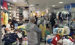 Adana Umut Kervanı yetim çocuklara giysi yardımında bulundu