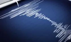 Adana'da 4.9'luk deprem! Vatandaşlar sokağa çıktı