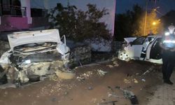 Adıyaman'da otomobil park halindeki araca çarptı: 4 yaralı