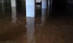 Gaziantep'te bina otoparkları çamurla doldu