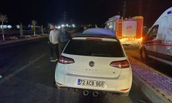 Batman'da kontrolden çıkan otomobil refüje çarptı