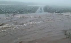 Beytüşşebap'ta dereler taştı, Köprüler yıkıldı