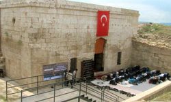 Depremde hasar gören tarihi iç kale camii restorasyon bekliyor