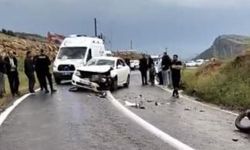 Diyarbakır'da otomobil ile motosiklet kafa kafaya çarpıştı