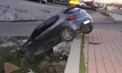 Diyarbakır'da taksi ile cip çarpıştı: 3 yaralı