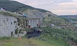 Gaziantep'te feci kaza: TIR 30 metreden uçtu, 3 kişi öldü