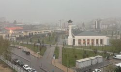 Gaziantep'te sağanak ve fırtına: Çatılar uçtu, araçlar yollarda kaldı