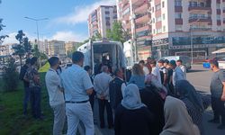 Diyarbakır'da otomobilin çarptığı yaşlı kadın yaralandı