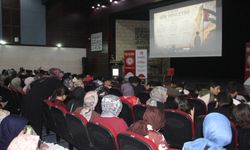 Mardin'de Gazze temalı şiir dinletisi ve konuşmalar gerçekleştirildi