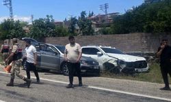 Kilis’te otomobil ile pikap çarpıştı: 9 yaralı