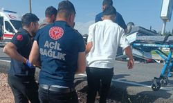 Takla atan otomobildeki 2 kişi yaralandı