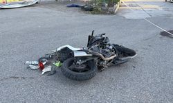 Ölüm virajında motosiklet takla attı: 1 ölü