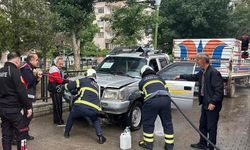 Park halindeki otomobil alev aldı