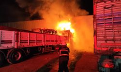 Şanlıurfa’da tır garajında yangın: 3 araç zarar gördü