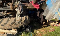 Siirt'te traktör devrildi: 2 ölü, 1 yaralı