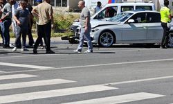 Batman'da lüks otomobil ile motosiklet çarpıştı: 1 yaralı