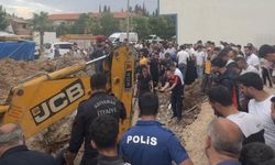 Baba ve oğlu göçük altında kaldı: 2 yaralı