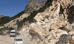Adıyaman-Çelikhan yolu dev kayalarla kapandı