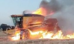 Adıyaman'da biçerdöver alev alev yandı