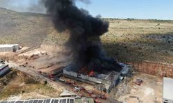 Gaziantep'teki fabrika yangını dron ile görüntülendi