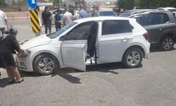 İki otomobilin çarpıştığı kazada bir kişi yaralandı
