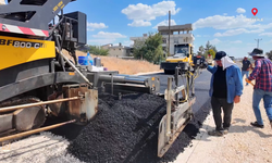 Harran–Akçakale yolunda sıcak asfalt çalışmaları başladı