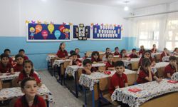 Mardin'de karne sevinci yaşayan öğrencilerden Gazze duyarlılığı