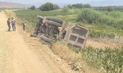 Silvan’da hafriyat kamyonu devrildi: 1 yaralı