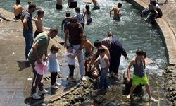 Kavurucu sıcaklarda Diyarbakır'ın çocukları Anzele'ye koşuyor