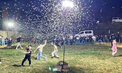 Davetsiz misafirler oynadı, davetliler seyretti