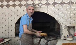 400 derecelik fırının başında ekmek mesaisi