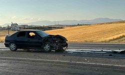 İki otomobilin çarpıştığı kazada 4 kişi yaralandı