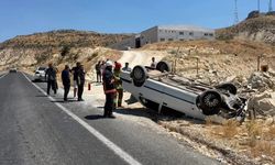 Mardin'de takla atan otomobilde 2 kişi yaralandı