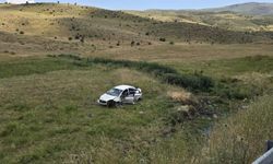 Bingöl'de otomobil araziye savruldu: 1'i bebek 3 yaralı