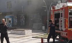 Çarşı merkezinde trafo patladı, esnaf kalıcı çözüm bekliyor