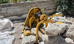 Çelik halata eli sıkışan vinç operatörü yaralandı