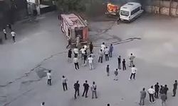 Diyarbakır'da park halindeki minibüs alevlere teslim oldu