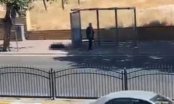 Durakta bekleyen eşini silahla vurdu; Kadın ağır yaralandı